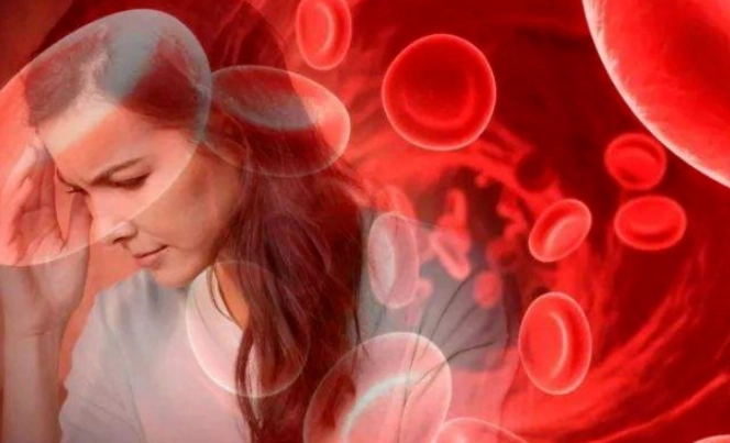 what causes low iron in women