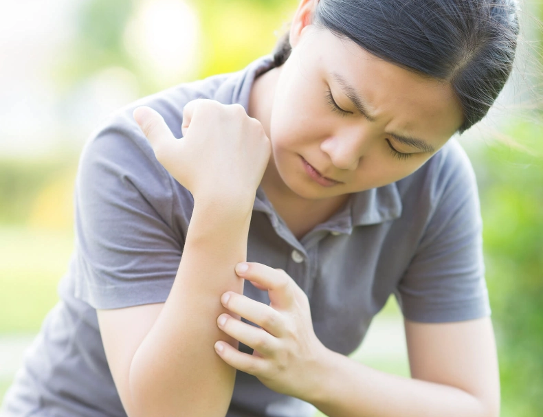 autoimmune disease symptoms in females
