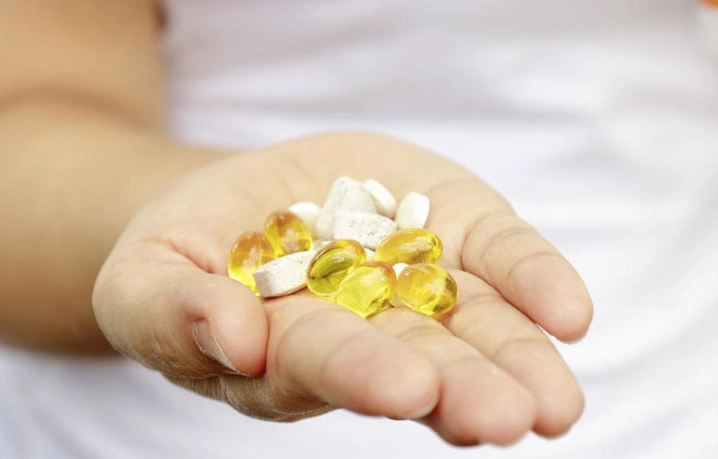 how much folic acid do women need