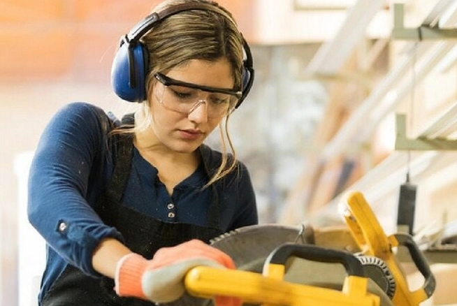 ergonomic hazards for women