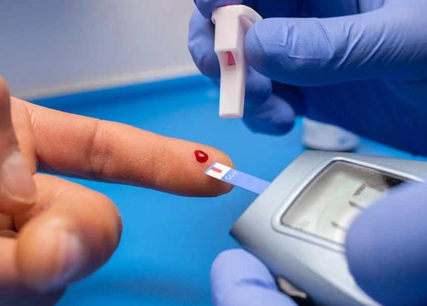 female diabetes test